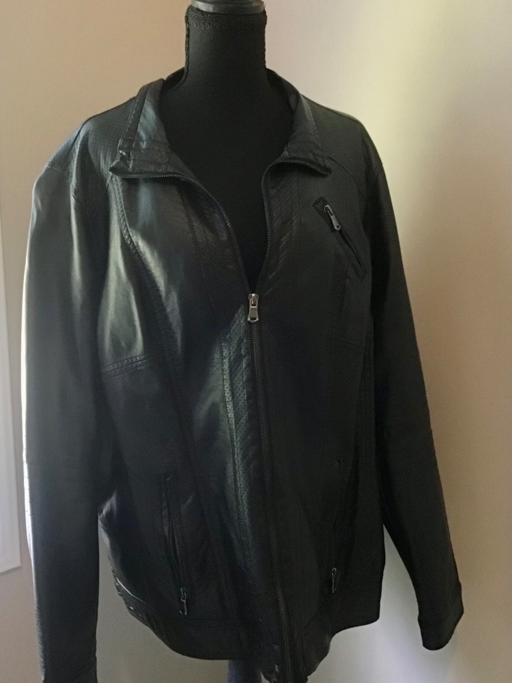 Avenue, Black Leather zip Biker Jacket, women’s Plus Size 18/20